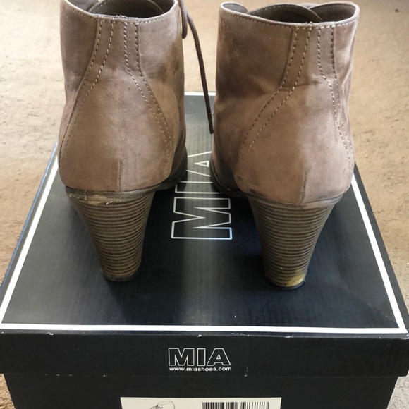 Suede Laced-Up Bootie - Picture 4 of 8